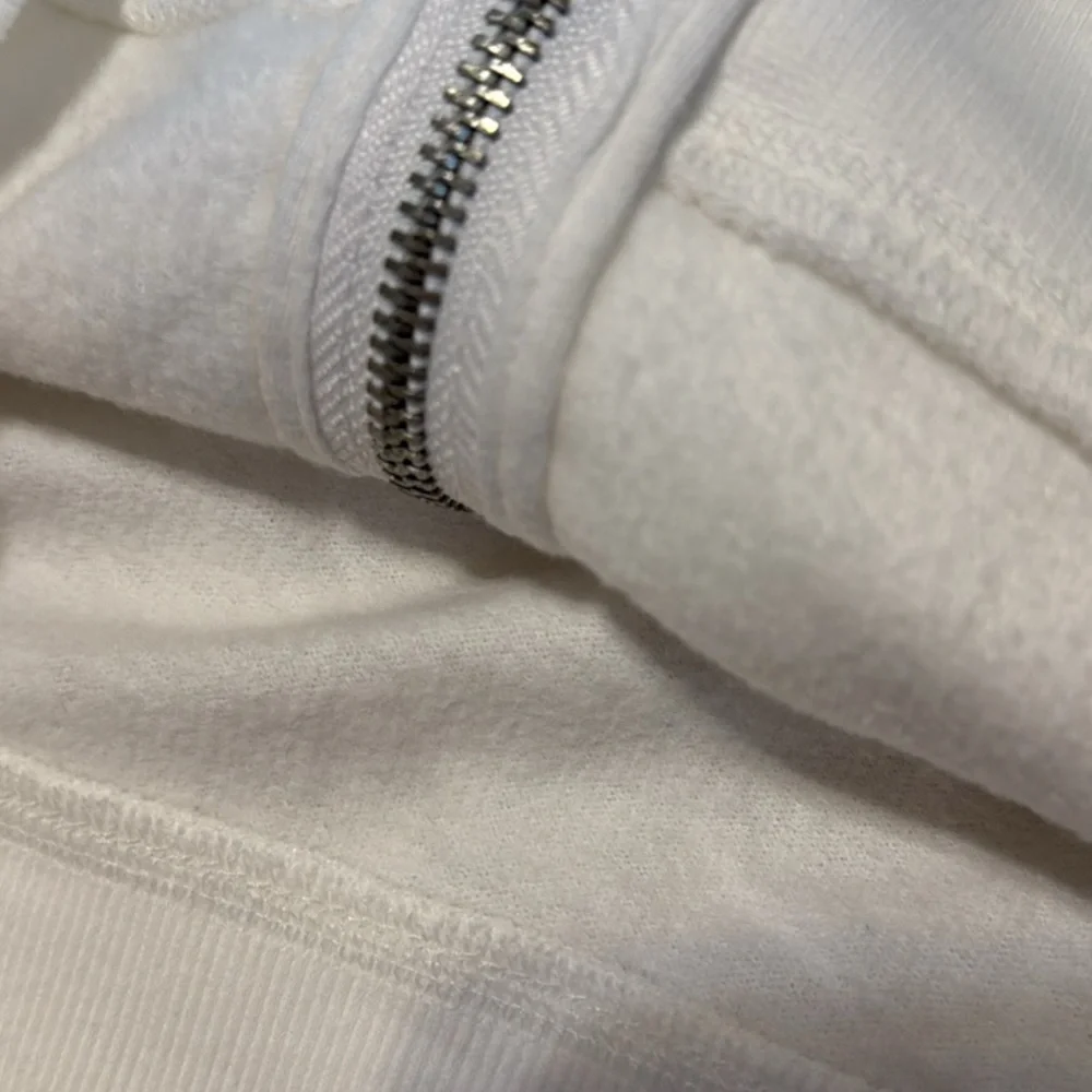 Like new Victoria’s Secret Capri hoodie set white gold small supermodel Hawaii - Picture 7 of 9